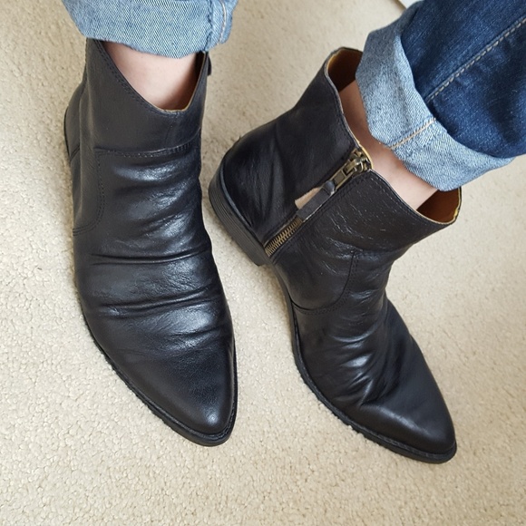 nine west tomorrow pointy toe booties